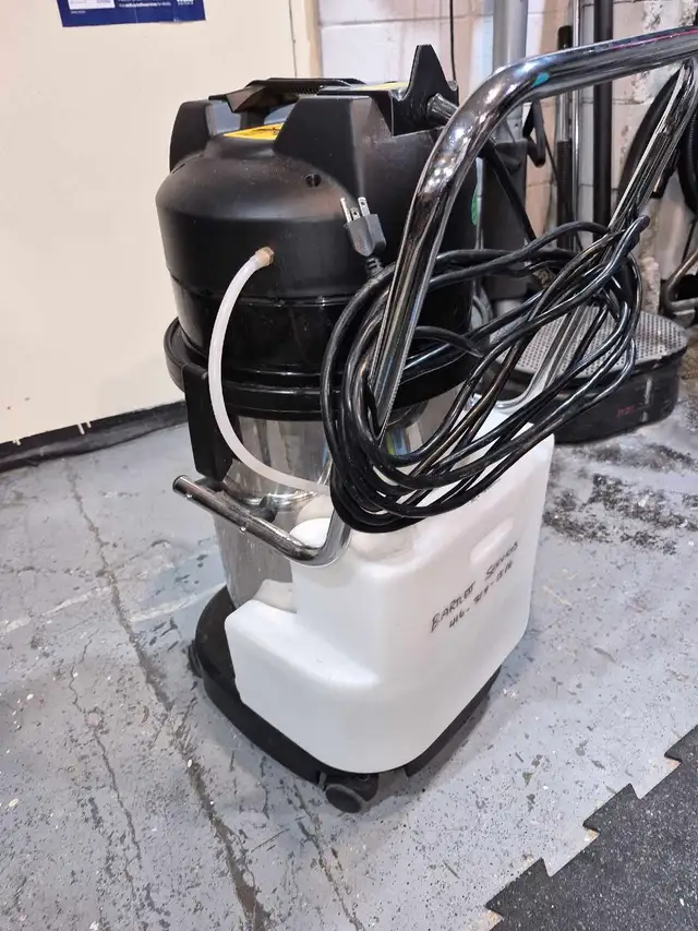 carpet steam cleaner