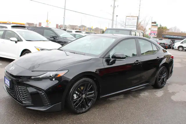2025 Toyota Camry SE - Photo 2