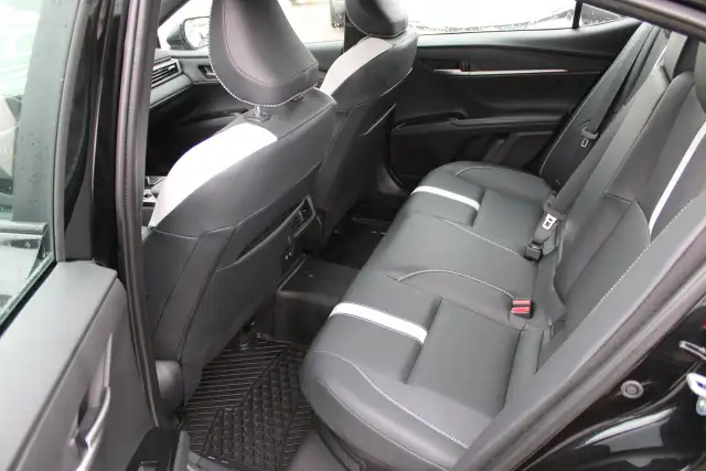 2025 Toyota Camry SE - Photo 15