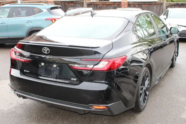 2025 Toyota Camry SE - Photo 16