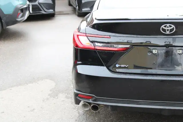2025 Toyota Camry SE - Photo 17