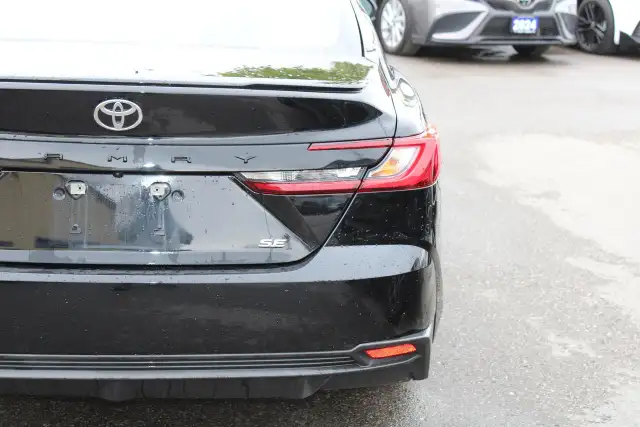 2025 Toyota Camry SE - Photo 18