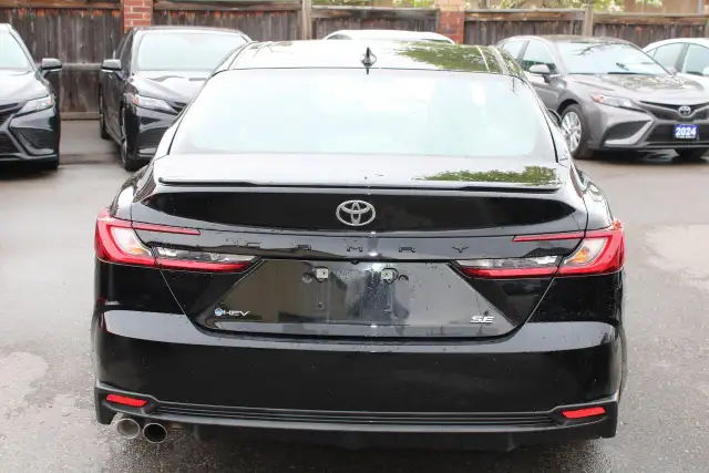 2025 Toyota Camry SE - Photo 19