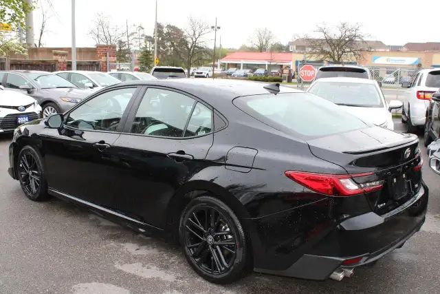 2025 Toyota Camry SE - Photo 20
