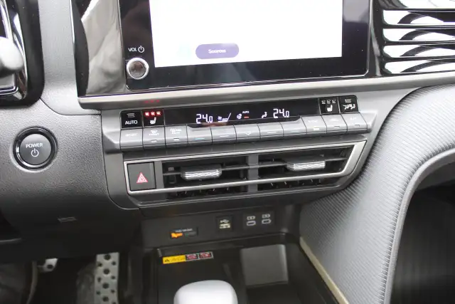 2025 Toyota Camry SE - Photo 21