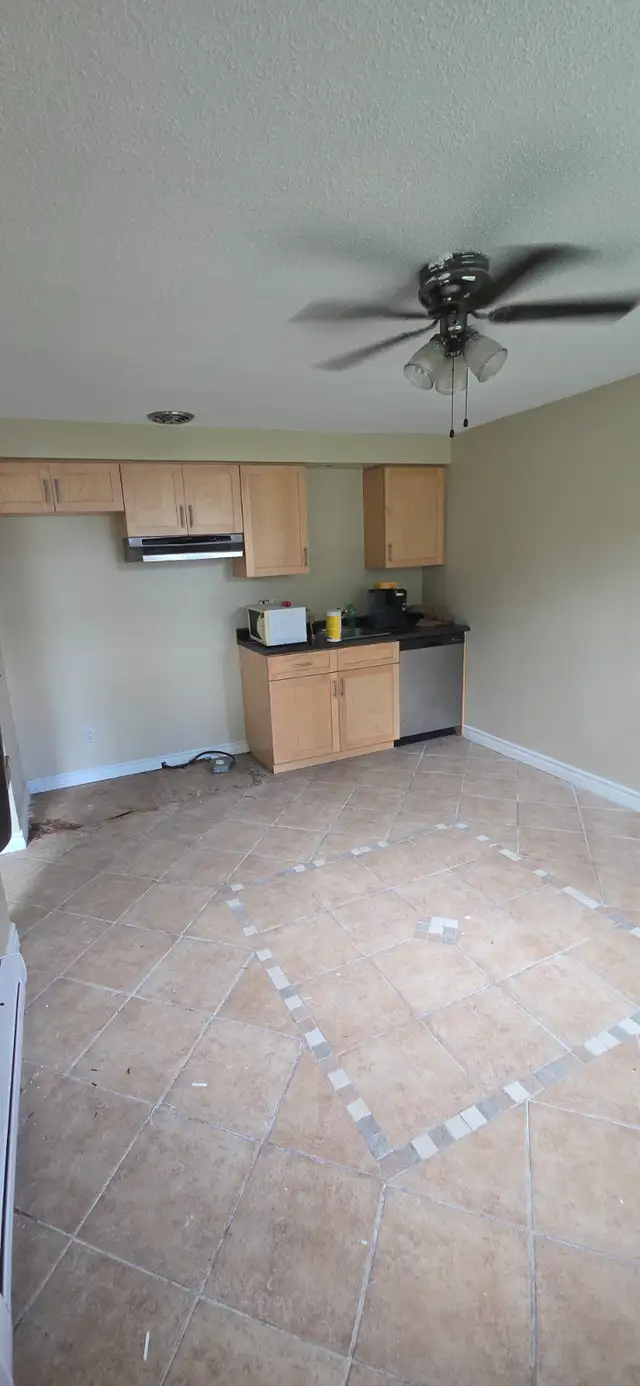 Large 3 bedroom apt for rent - Photo 10
