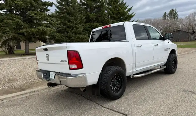 2015 Ram 1500 SLT PKG- 4X4 2 INCH LIFT KIT - Photo 3