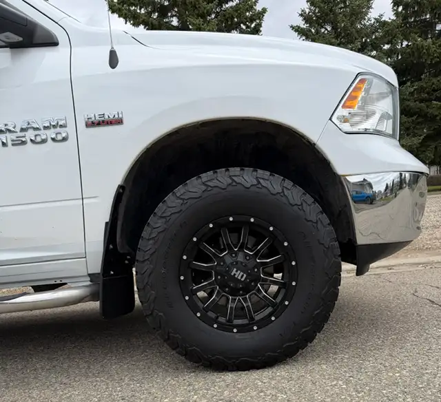 2015 Ram 1500 SLT PKG- 4X4 2 INCH LIFT KIT - Photo 5
