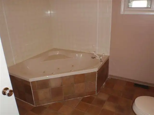 Just beside U of M,  3 bedrooms whole house for rent - Photo 6
