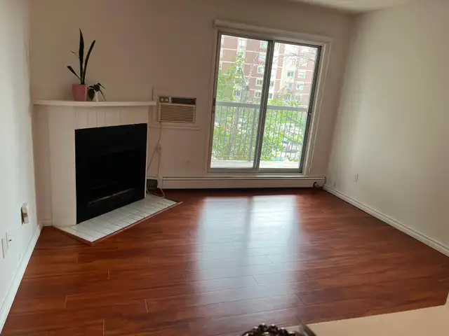 Apartment rent -658 Kenaston Blvd, Winnipeg - Photo 2