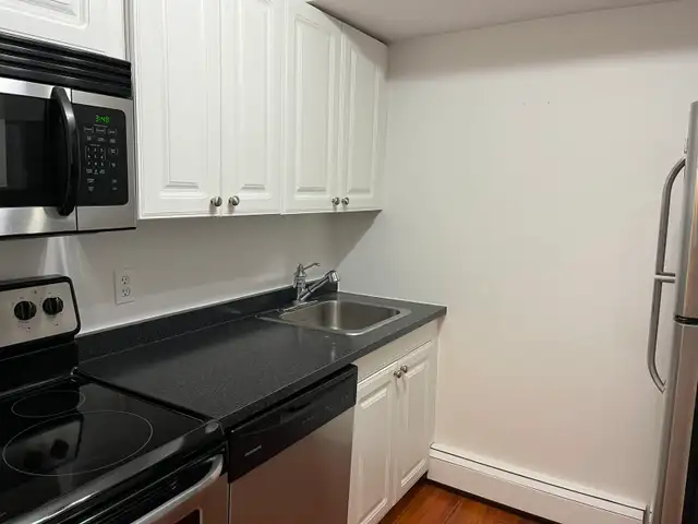 Apartment rent -658 Kenaston Blvd, Winnipeg - Photo 8
