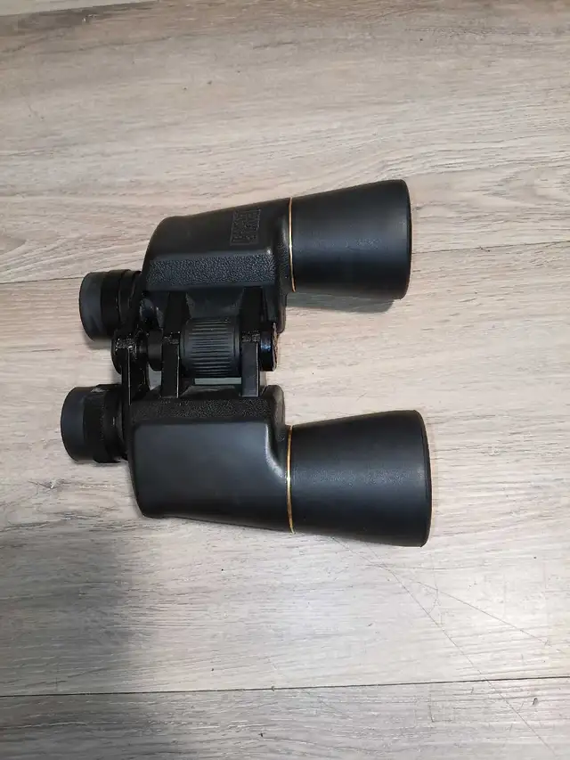 Bausch & Lomb Binoculars - Photo 2