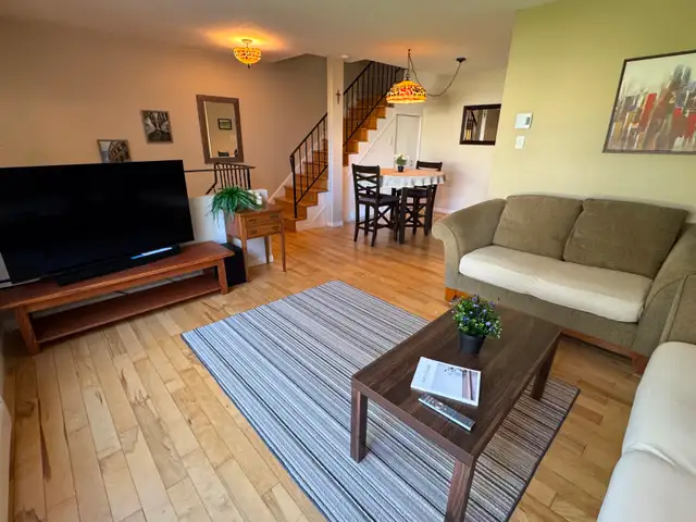 New Listing  ||  21B Woodvale Green (3 Bed / 2 Bath) - $329,000 - Photo 4
