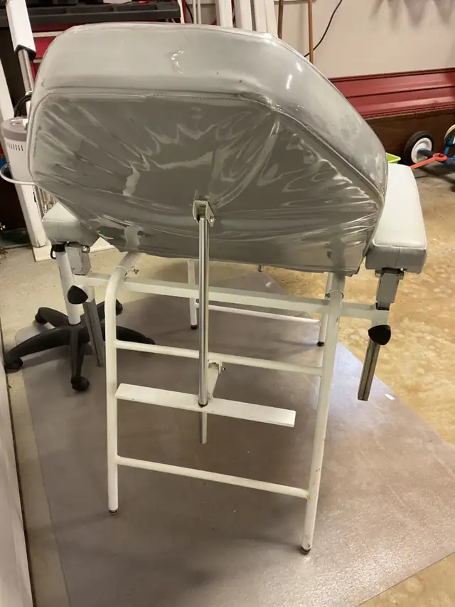 RETIRING ! Esthetic equipment,implements and supplies for sale. - Photo 8