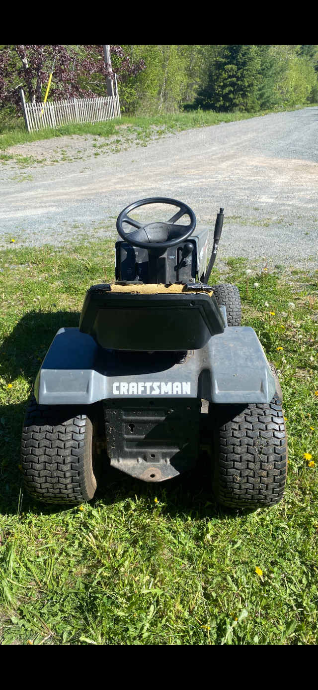Lawn tractor