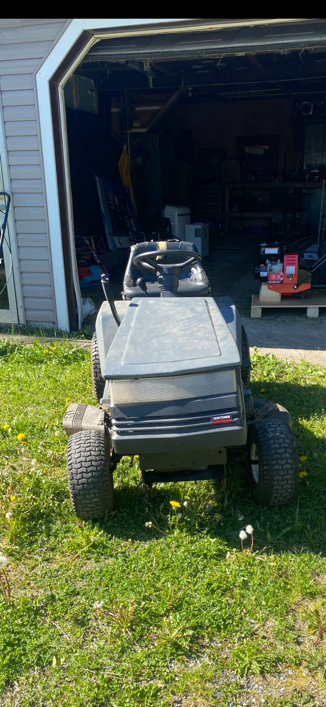 Lawn tractor - Photo 3
