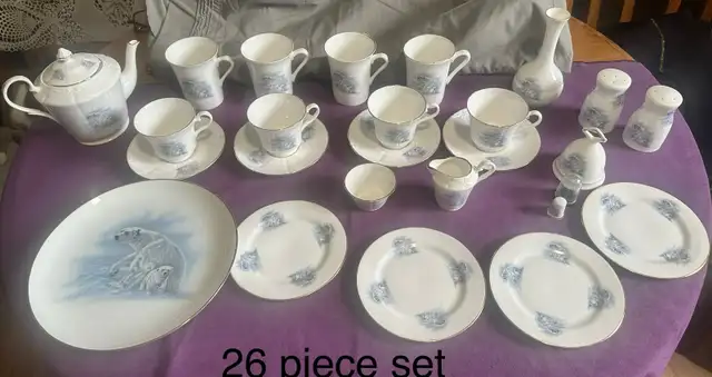 Vintage Fine Bone China - Polar Bears 26 piece set - Photo 2