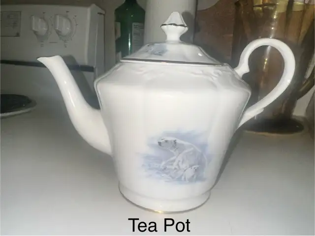 Vintage Fine Bone China - Polar Bears 26 piece set - Photo 3