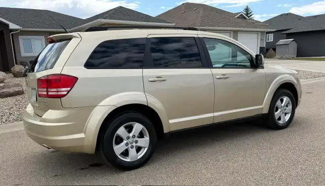 2010  Dodge Journey SXT PKG FWD - 3RD ROW 7 SEATS - Photo 2