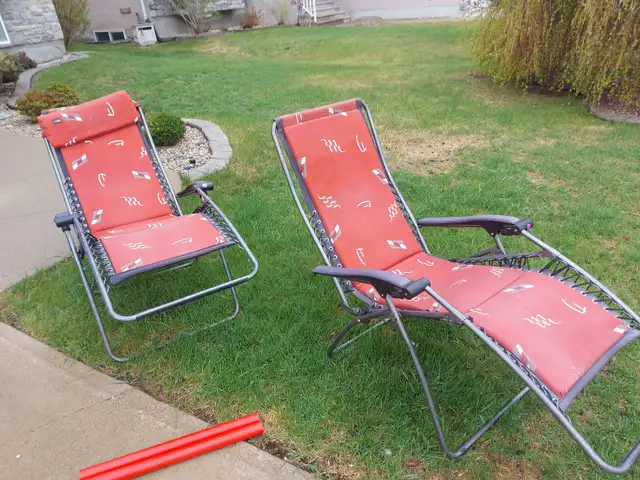 Zero gravity chairs