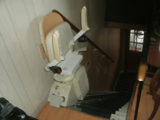 ACORN SUPERGLIDE 130 STAIRLIFT