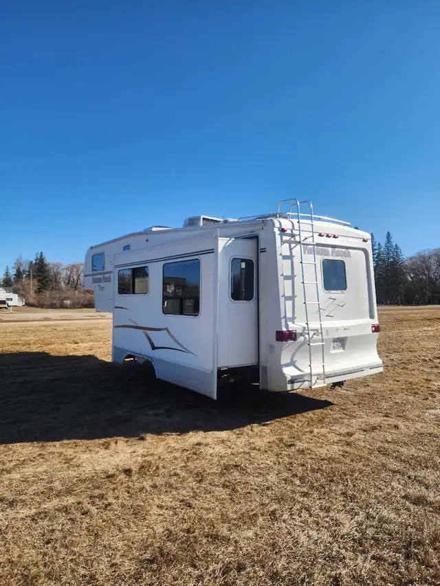 2002 Kustom Coach Fifth Wheel 27Ft - Photo 2