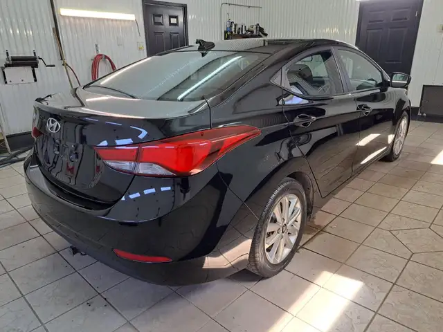 Hyundai Elantra Allure sport berline 4 portes TOIT OUVRANT - Photo 3