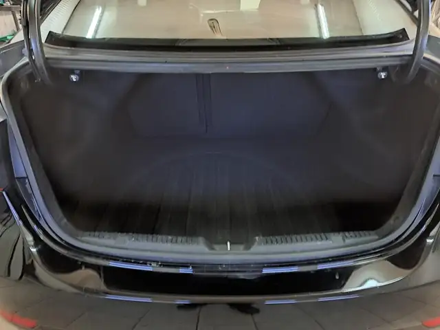 Hyundai Elantra Allure sport berline 4 portes TOIT OUVRANT - Photo 6