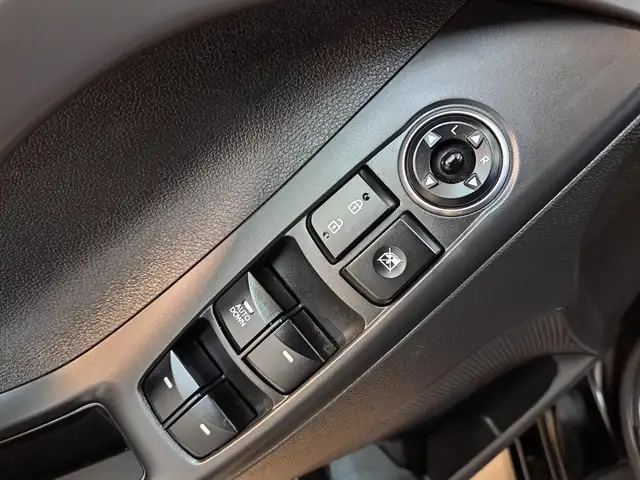 Hyundai Elantra Allure sport berline 4 portes TOIT OUVRANT - Photo 9