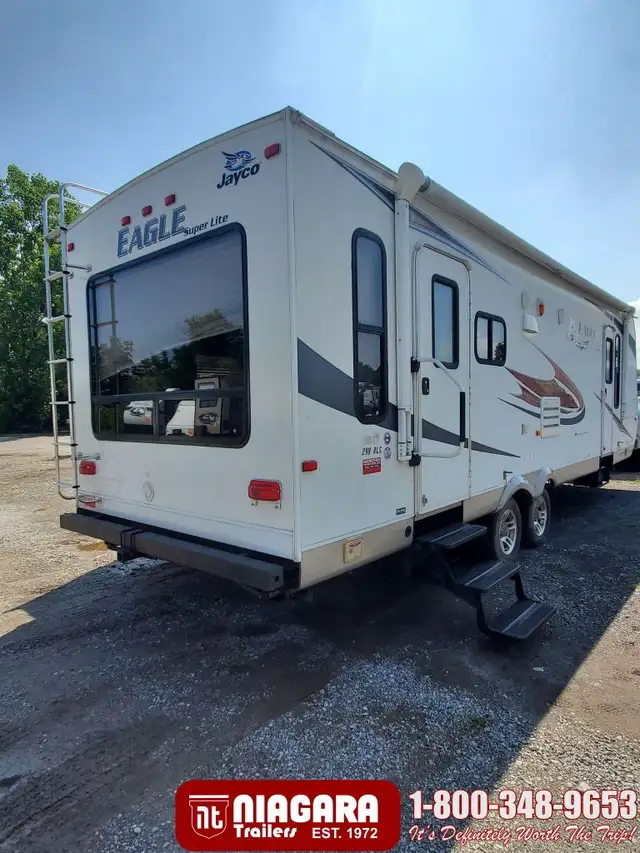 2011 JAYCO EAGLE 298RLS Travel Trailer - Photo 4