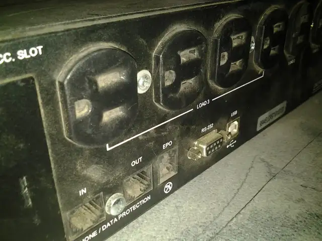 TrippLite SmartOnline1000VA/800W DOUBLE CONVERSION UPS  EXTbatt - Photo 2