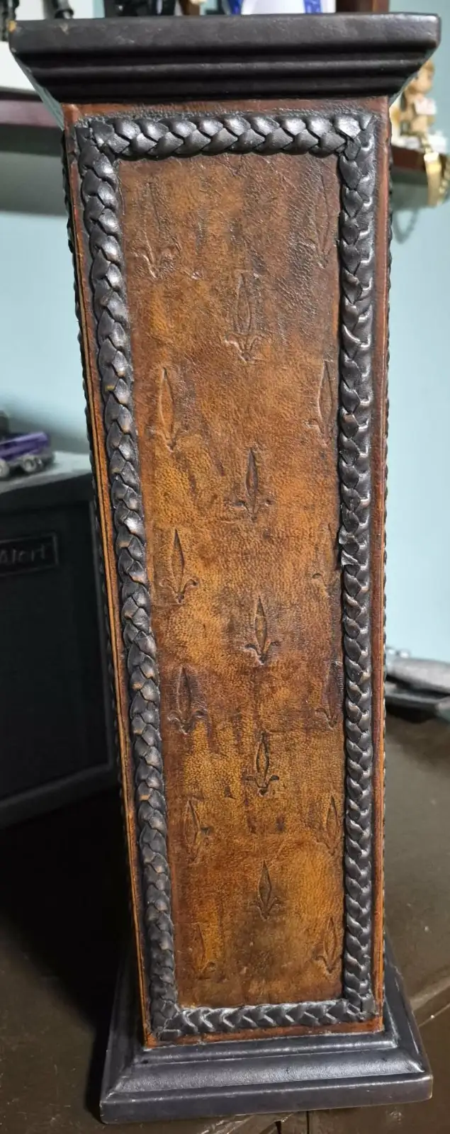 VINTAGE-STYLE MANTEL CLOCK – FLEUR-DE-LIS – ROMAN NUMERALS – 14' - Photo 3