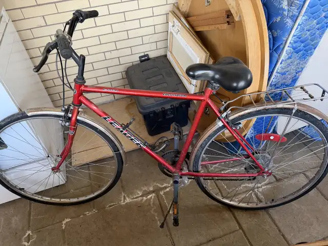 Vélo de montagne a Vendre $50
