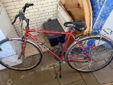 Vélo de montagne a Vendre $50