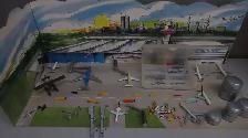 Herpa Wings Model Airport, Planes & Accessories - $300 - Photo 2