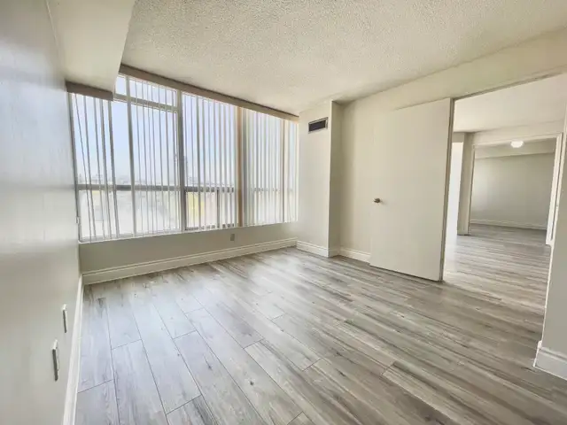 All inclusive, 2 bed, 2 bath, 1 park, pool, gym etc - Photo 6