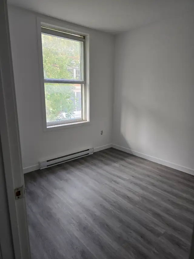 5 1/2 appartement à louer / for rent - Photo 2