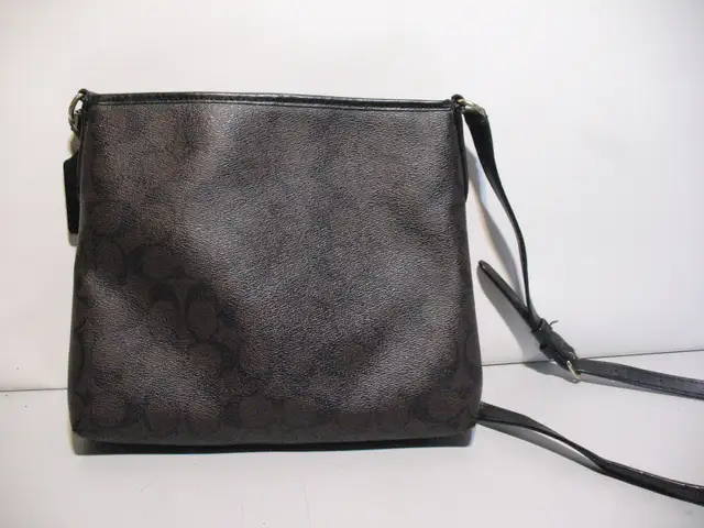 COACH Crossbody Shoulder Bag/Purse, LIKE NEW - Photo 9