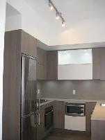 Amazing Downtown Sought-after Condo Studio available Mid June - Photo 6