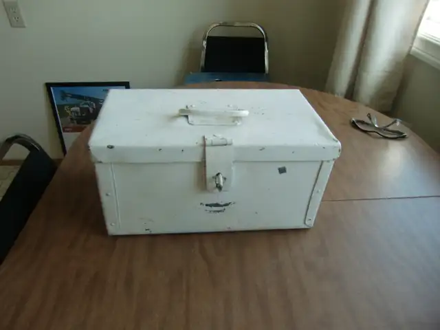 Steel Tool Box - Photo 2