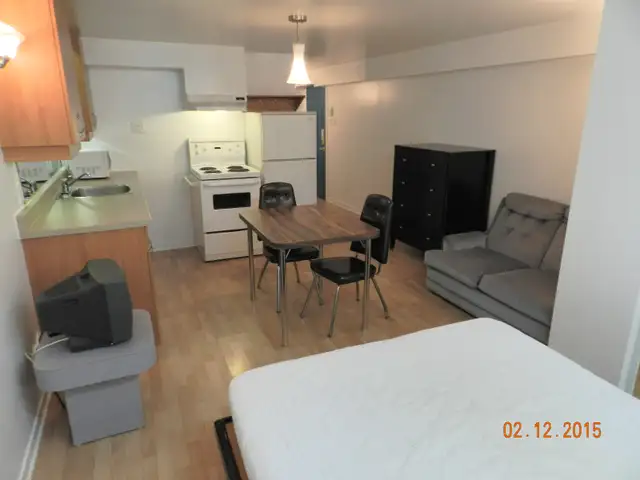Loft 1 1/2, chambre avec commodités, dans maison privée - Photo 2