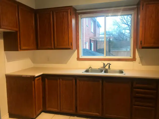 Rare West Lachine huge bed room single professional $880 July 1 - Photo 5