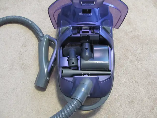 KENMORE HEPA Vacuum 600 Series - Photo 2