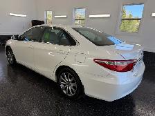 2016 Toyota Camry XLE - Photo 2