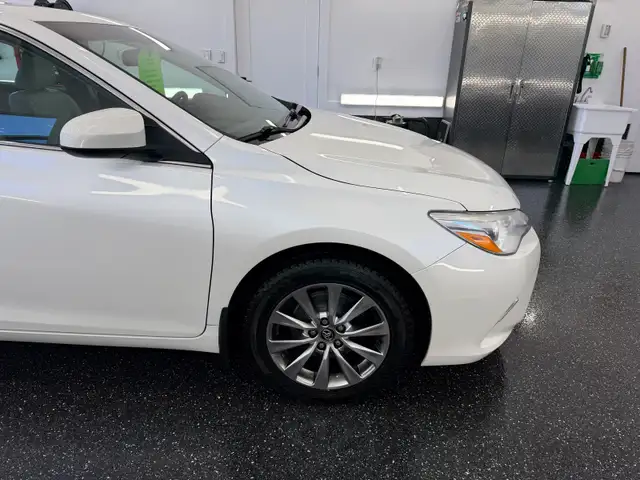 2016 Toyota Camry XLE - Photo 6