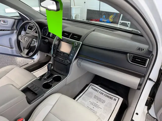 2016 Toyota Camry XLE - Photo 9