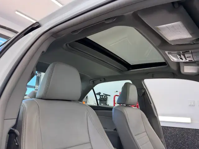 2016 Toyota Camry XLE - Photo 10