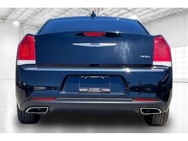 2019 Chrysler 300 300 Touring L | Heated Leather Panoroof | RWD - Photo 4