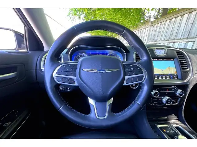 2019 Chrysler 300 300 Touring L | Heated Leather Panoroof | RWD - Photo 5