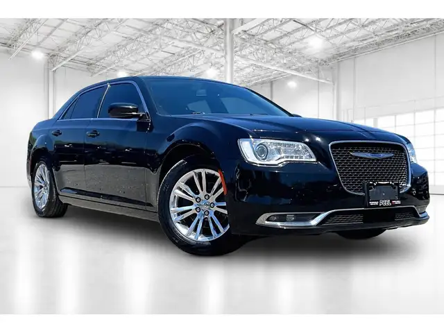 2019 Chrysler 300 300 Touring L | Heated Leather Panoroof | RWD - Photo 11